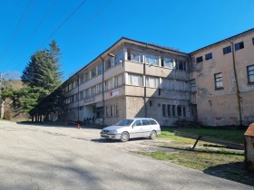 Industrial building Asenov, Veliko Tarnovo