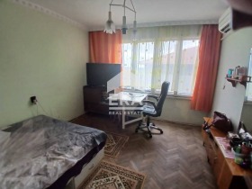 House Floor Aksakovo, region Varna
