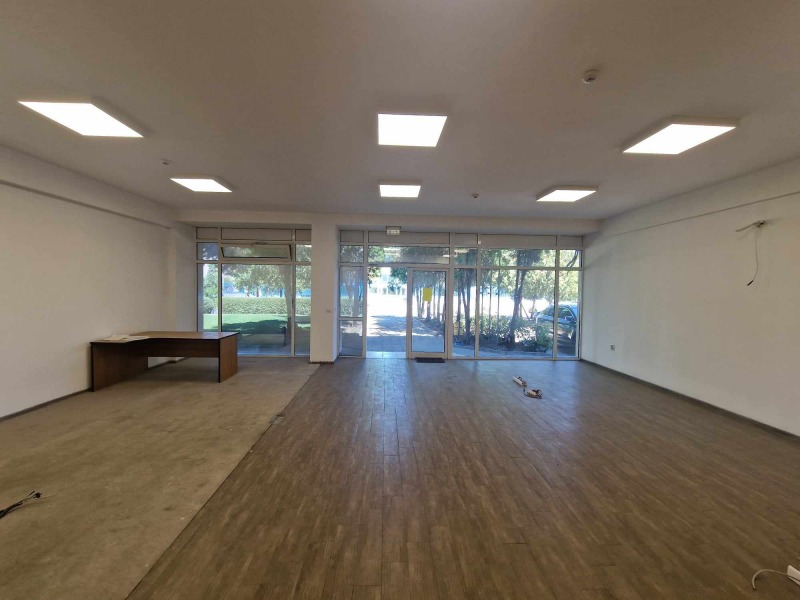 Kiadó  Hivatal Plovdiv , Industrialna zona - Jug , 110 négyzetméter | 83280884